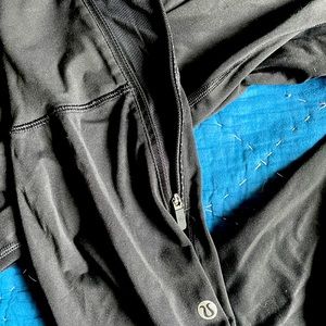 Lululemon jogger size 2 with reflectivity
